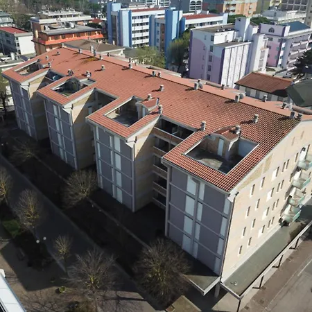 Lägenhet Spacious Flat With Large Terrace-beahost *