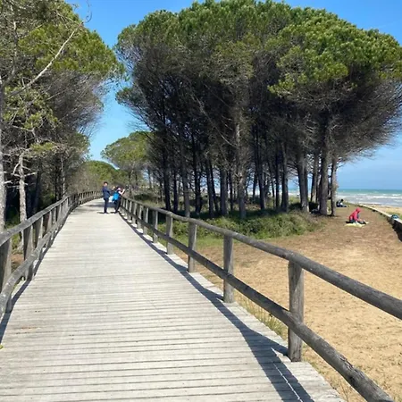 Spacious Flat With Large Terrace-beahost Lägenhet Bibione