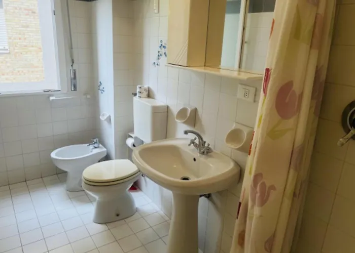 Spacious Flat With Large Terrace-beahost דירה ביביונה