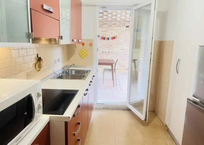 Spacious Flat With Large Terrace-beahost *